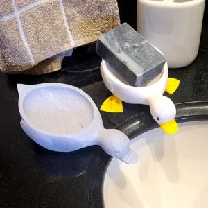 Jabonera pato con drenaje | Accesorio original para baño